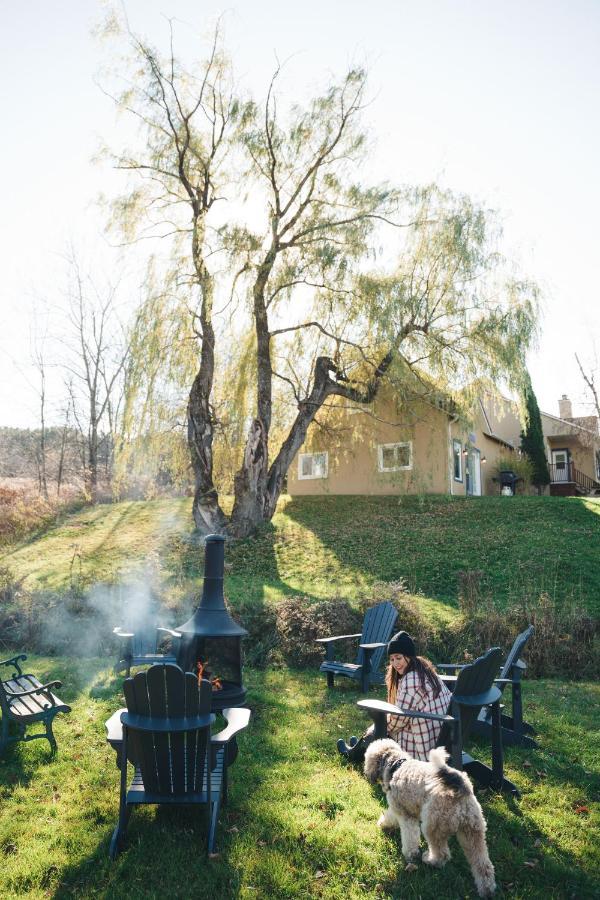 Le Montagnard, Auberge Hotel & Chalets Sutton Dış mekan fotoğraf