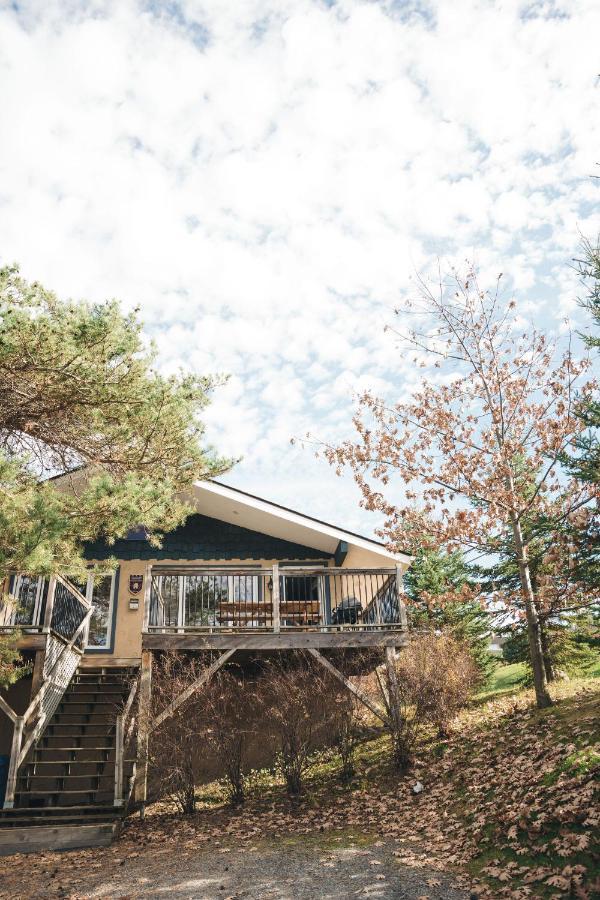 Le Montagnard, Auberge Hotel & Chalets Sutton Dış mekan fotoğraf