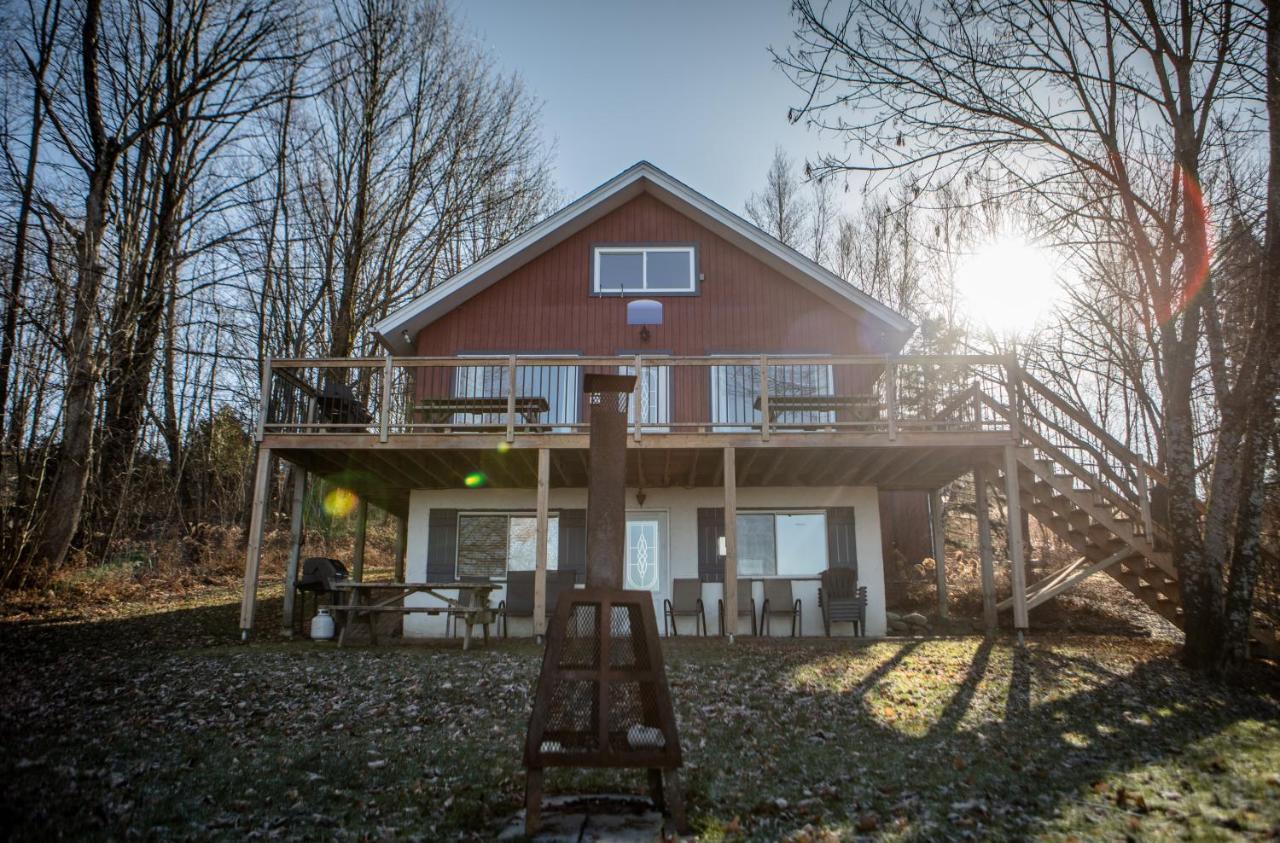 Le Montagnard, Auberge Hotel & Chalets Sutton Dış mekan fotoğraf